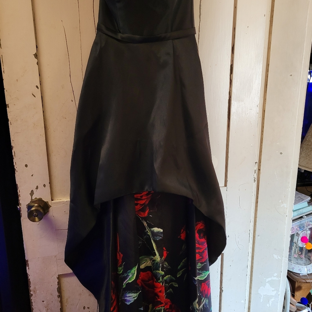 Women's size 8 formal gown